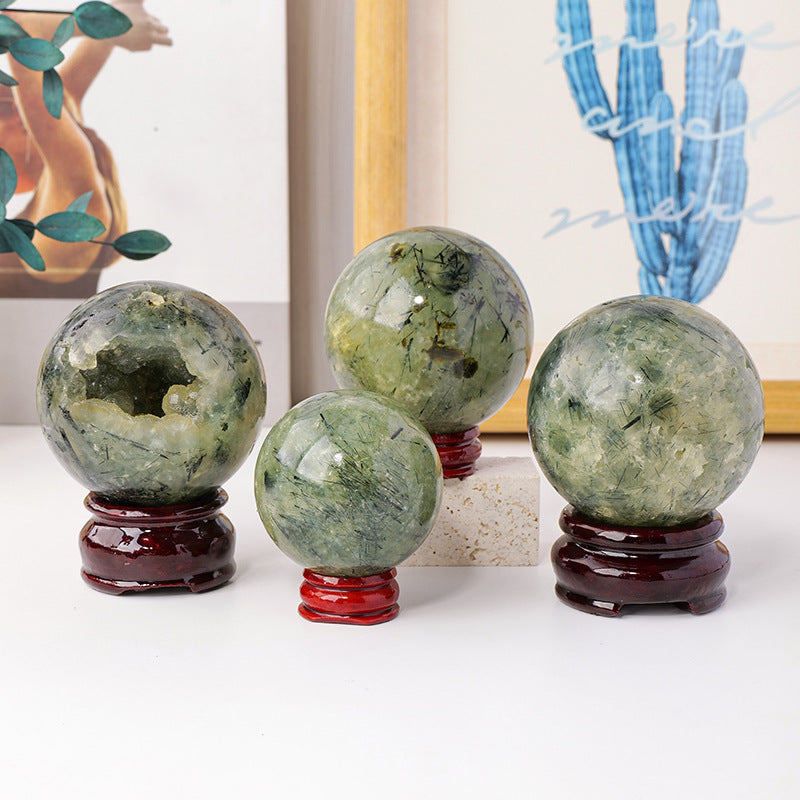Natural grapevine crystal ball
