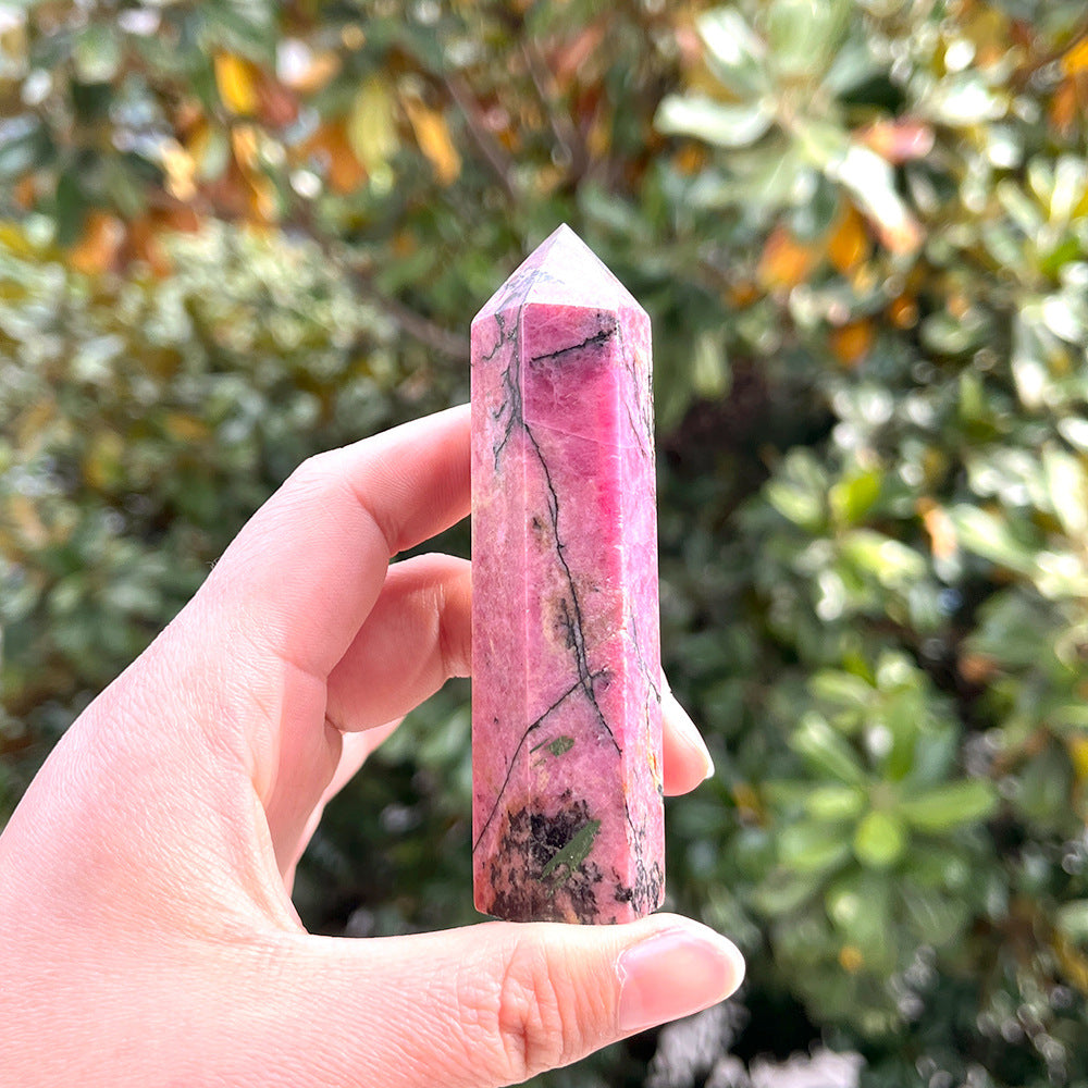 Natural rosopyroxene hexagonal crystal column